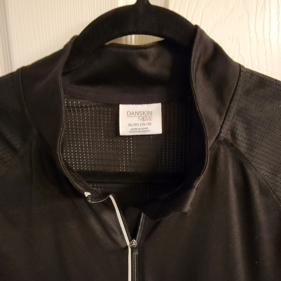 Workout pullover - Picture 3 of 3